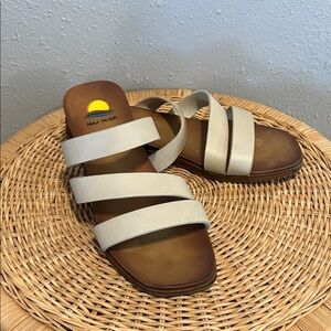 Maui Island‎ Cream Triple-Strap Slide Sandals